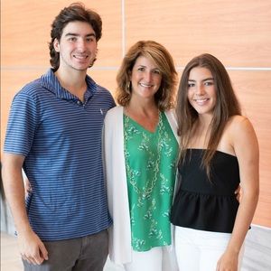 Meet your Posher, Carrie